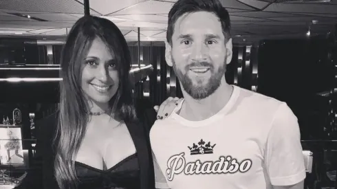 Foto de Lionel Messi con Antonella Roccuzzo.
