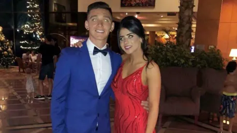 Foto de Matías Kranevitter junto a su novia.
