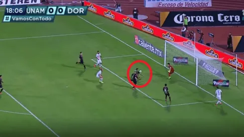 Increíble autogol de Juárez.
