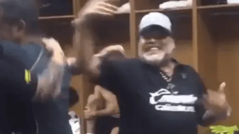 Locura total de Maradona tras el pase de sus Dorados a Semifinales