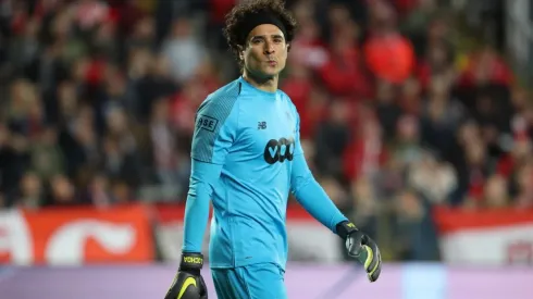 Ochoa homenajeó a Casillas pero Standard Lieja perdió