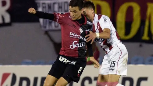 Partido apático en el Estadio Centenario.
