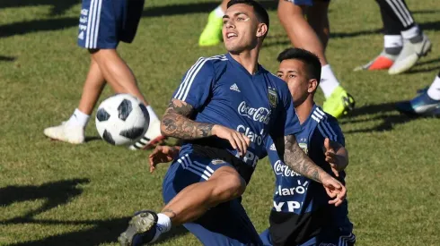 Puro lujo: el doble cinco que craneó Scaloni para la Selección Argentina en Brasil