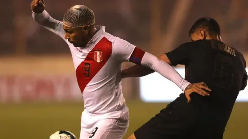 Paolo Guerrero no lo aguantó y confesó el sentimiento que tuvo al regresar a la cancha vistiendo la camisa Bicolor