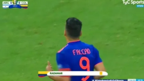 ¡Radamel Falcao también se burló en Twitter del épico fallo "Radamar"!