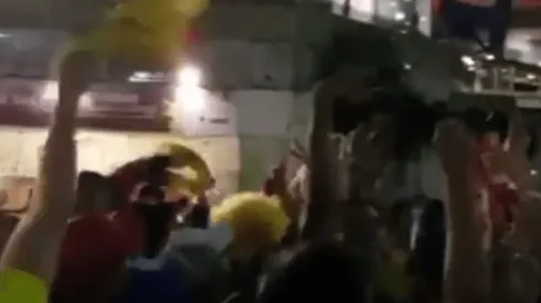 Tremenda fiesta que armaron los colombianos en Brasil tras la victoria contra Paraguay