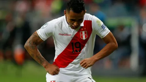 Descontrolado festejo de Yotún en el vestuario tras el pase de Perú a la final de la Copa América