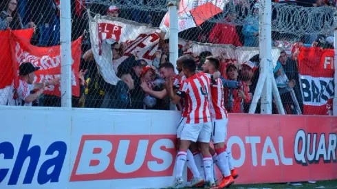 Estudiantes eliminó a Mitre.
