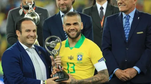 Lo amamos: Dani Alves está sin club y se ofrece en Instagram