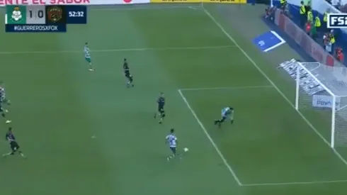 En un contragolpe de ensueño, Brian Lozano abrió la cuenta para el Santos Laguna