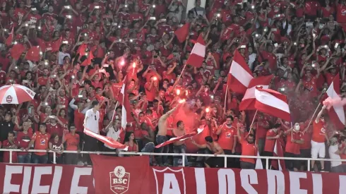 Desespero de los hinchas de América porque no llega la camiseta nueva