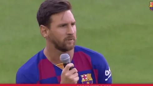 Messi le habló a los hinchas.
