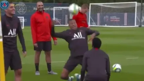 El divertido juego entre Neymar y Mbappé en el entrenamiento del PSG