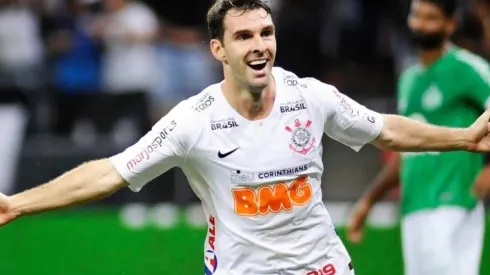 Mauro Boselli en Corinthians.
