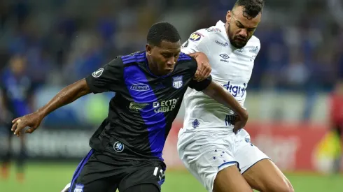 Angulo, contra Cruzeiro por Copa Libertadores. (Foto: Getty)
