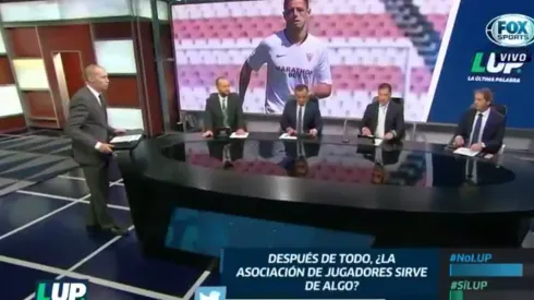 En Fox Sports se cruzaron al aire tras la entrevista a Chicharito