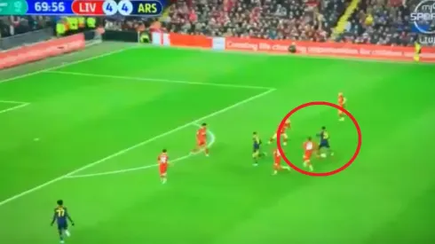 ¡Una locura! ¡Espectacular golazo para el 5-4 del Arsenal al Liverpool!