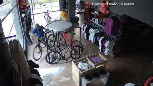 Roban tienda de Rigoberto Urán y él lo denuncia de la mejor manera posible