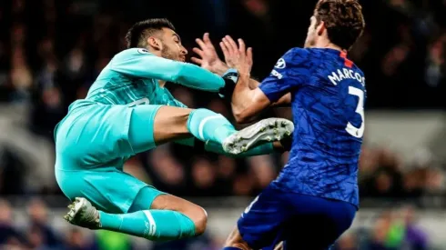 El insólito penal de Gazzaniga que Willian cambió por gol para Chelsea