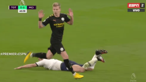 Zinchenko vio la doble amarilla y dejó al City con uno menos