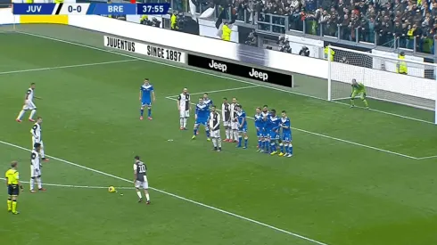 Inatajable: golazo de tiro libre de Dybala para la Juventus