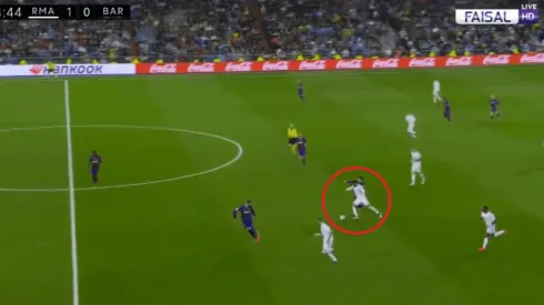 Perdió el Barcelona y Messi la cabeza: patadón a Casemiro en el final