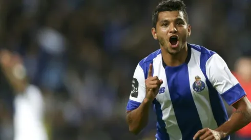 Tecatito mira la Liga de Portugal desde la cima
