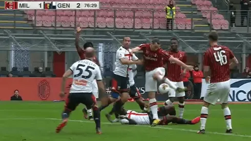 A Zlatan le quedó picando dentro del área y metió gol para el Milan