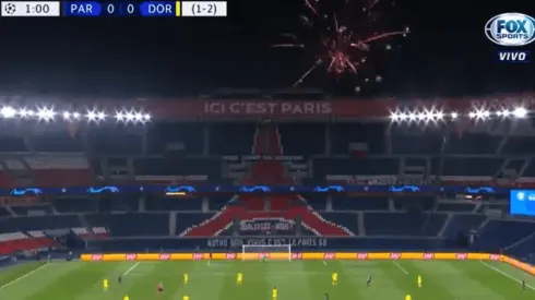 Amor puro: hinchas del PSG se juntaron fuera del estadio y metieron show de fuegos artificiales