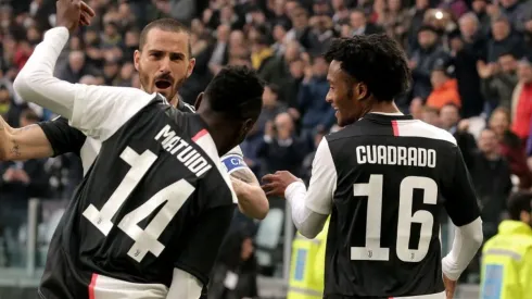 Leonardo Bonucci, Bliase Matuidi y Juan Cuadrado, jugadores de la Juventus.
