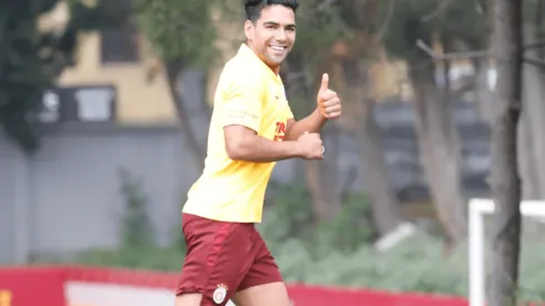 Fin a las especulaciones: Falcao apareció y ya entrena con Galatasaray