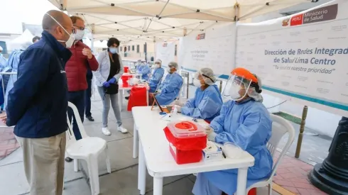 Víctor Zamora es el Ministro de Salud.
