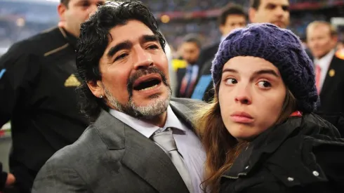 Dalma Maradona estalló en Twitter porque no le pasan el número de su papá