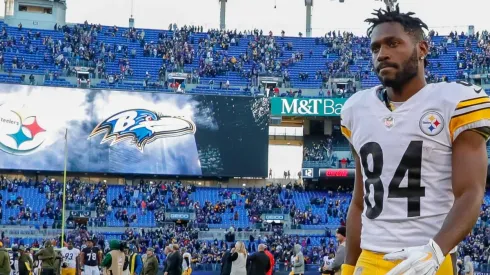 Antonio Brown ante Baltimore Ravens (Getty)
