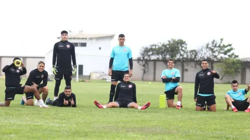 Universitario perdió un punto por falta de pagos.
