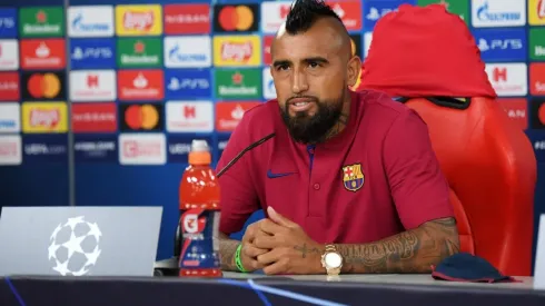 Vidal dejó Barcelona y los hinchas del Madrid recordaron su presentación