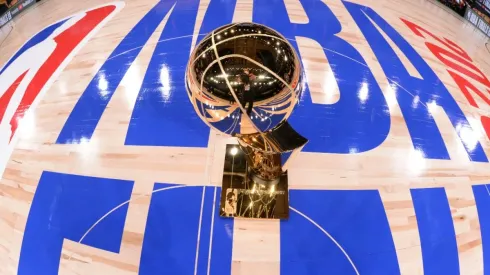 El trofeo Larry O'Brien
