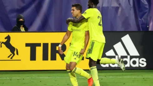 El mexicano anotó un gol en el último minuto para eliminar a Toronto FC.
