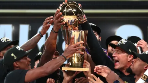 El trofeo Larry O'brien
