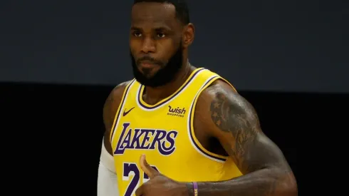 LeBron James quiere entrar al negocio del básquetbol
