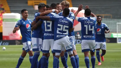 En un partido lleno de goles Millonarios ganó en su regreso al Campín