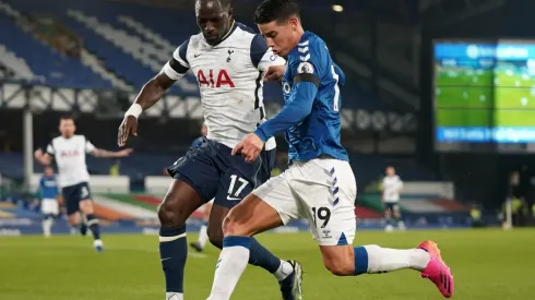 James se cansó de intentarlo, pero Everton apenas logró el empate con Tottenham