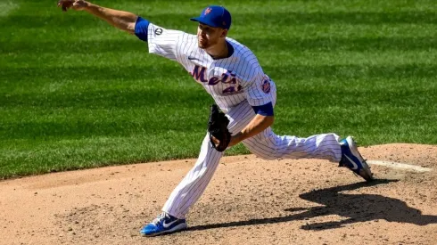 Apenas en el primer inning, deGrom lanzó 10 pitcheos sobre las 100 millas (Getty Images)
