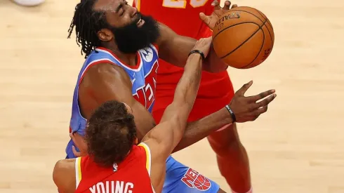 Harden y Young, maestros en que les cometan faltas.