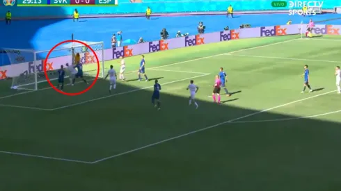 Insólito gol en contra de Eslovaquia.