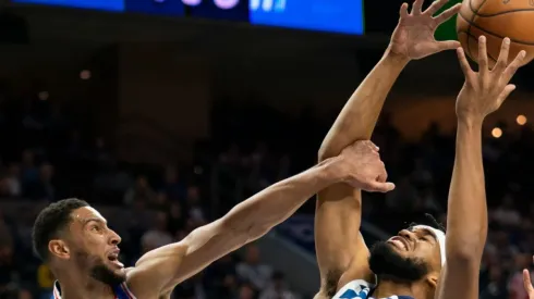 Simmons y Karl Anthony-Towns
