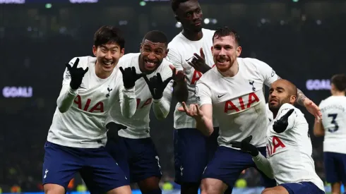 El festejo del gol de Son (foto: @SpursOfficial).