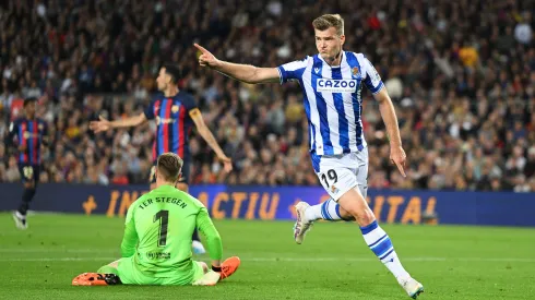 Festejo de gol de Real Sociedad sobre Barcelona. 
