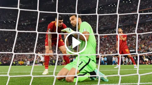 VIDEO | Sevilla se lo empató a Roma con un gol en contra de Mancini