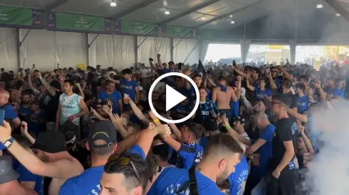 Los hinchas del Inter cantando su versión de "Muchachos".
